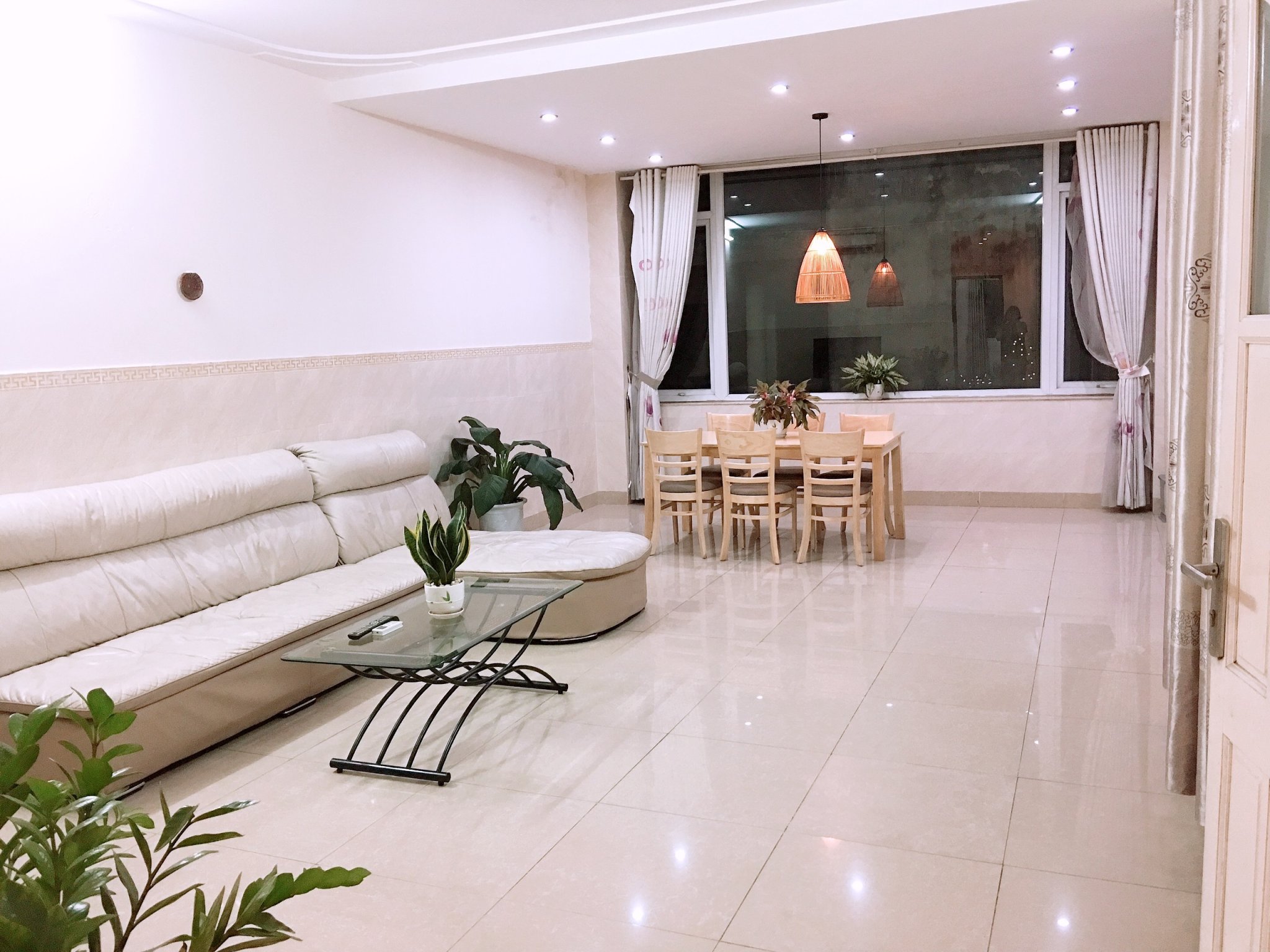 Căn Hộ Dịch Vụ 2 Phòng Ngủ Riêng Biệt Cho Thuê Tại Âu Cơ, Quận Tây Hồ, Diện Tích 120m2 1