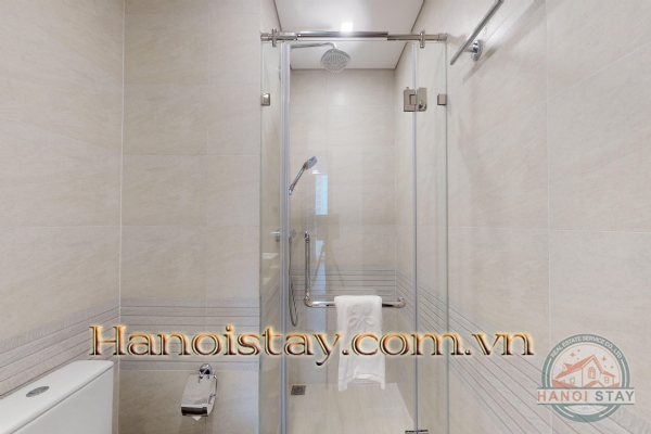 Tận hưởng ngay cuộc sống tại căn hộ cao cấp 2PN tại Vinhomes Metropolis - điểm chọn của nhiều chuyên gia nước ngoài. 11