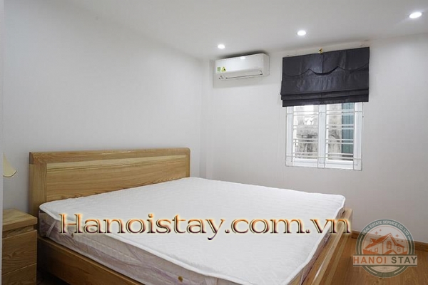 Cho thuê căn hộ 2 phòng ngủ mặt hồ Tây giá siêu hấp dẫn 1