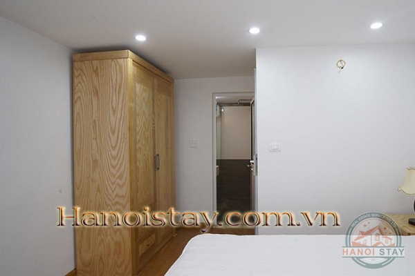 Cho thuê căn hộ 2 phòng ngủ mặt hồ Tây giá siêu hấp dẫn 4