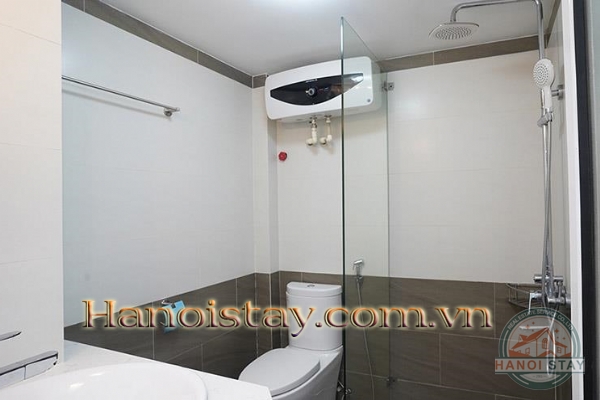 Cho thuê căn hộ 2 phòng ngủ mặt hồ Tây giá siêu hấp dẫn 11