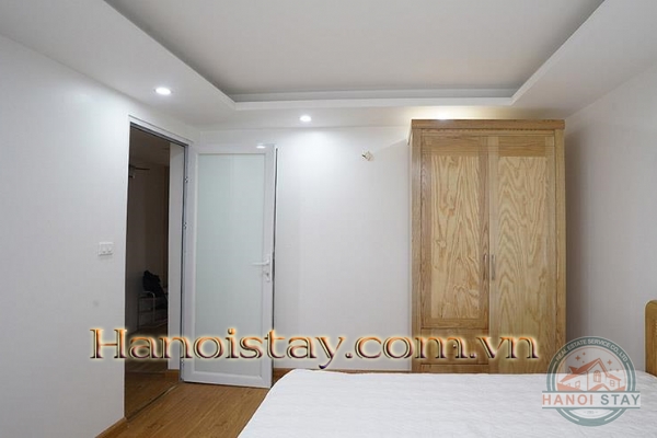 Cho thuê căn hộ 2 phòng ngủ mặt hồ Tây giá siêu hấp dẫn 12