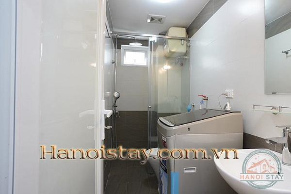 Cho thuê căn hộ 2 phòng ngủ mặt hồ Tây giá siêu hấp dẫn 5