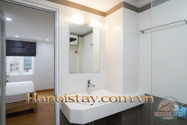 Cho thuê căn hộ 2 phòng ngủ mặt hồ Tây giá siêu hấp dẫn 14