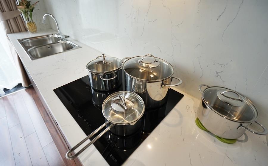 Cho Thuê Căn Hộ Dịch Vụ Cao Cấp Với 2 Phòng Ngủ Full Nội Thất, Có Ban Công Rất Đẹp 1