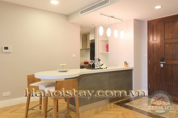 Cho thuê Căn hộ dịch vụ Hoàng Thành Tower đẹp phong cách phương Tây sang trọng, thanh lịch, trang nhã 18
