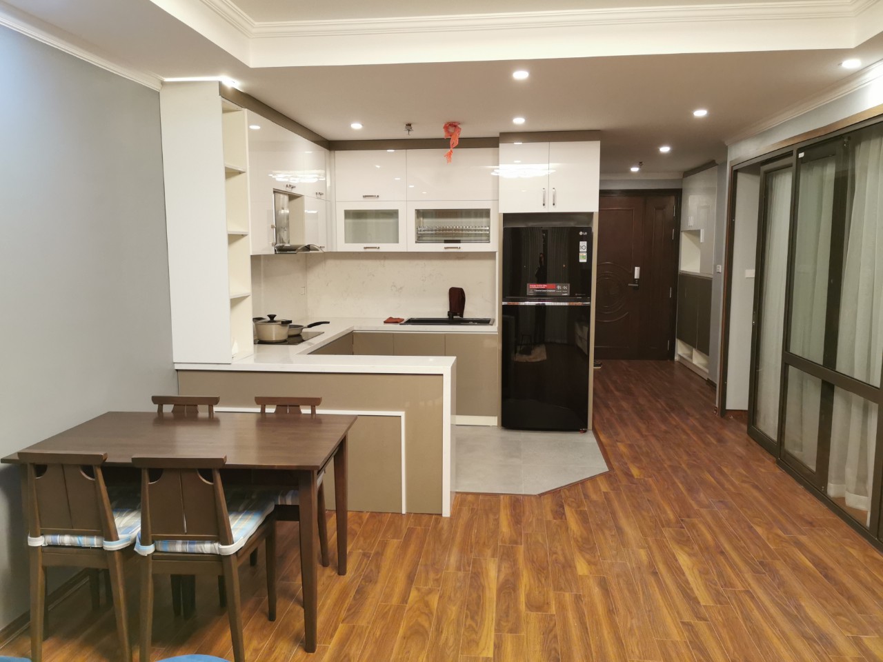 Căn Hộ Cao Cấp Cho Người Nước Ngoài Thuê Tại Chung Cư Tân Hoàng Minh, Quận Tây Hồ, Có Ban Công 14