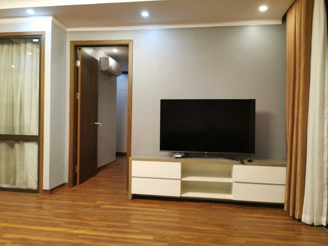 Căn Hộ Cao Cấp Cho Người Nước Ngoài Thuê Tại Chung Cư Tân Hoàng Minh, Quận Tây Hồ, Có Ban Công 20