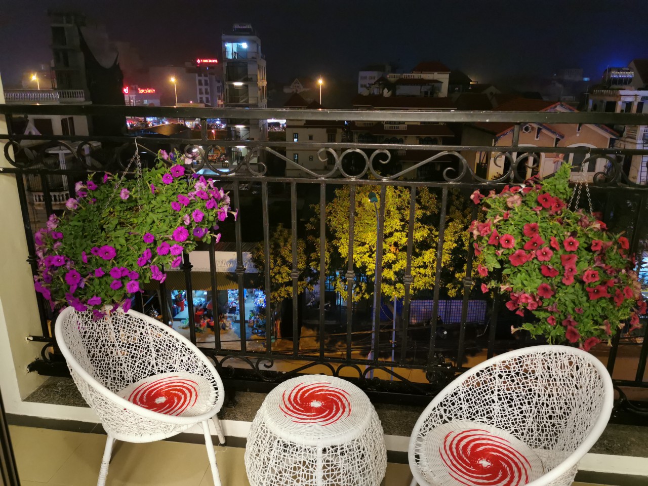 Căn Hộ Cao Cấp Cho Người Nước Ngoài Thuê Tại Chung Cư Tân Hoàng Minh, Quận Tây Hồ, Có Ban Công 21