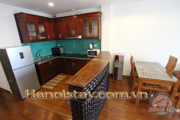 Cho thuê căn hộ dịch vụ 01 phòng ngủ siêu rộng 80m2 view Hồ Tây phố Từ Hoa 3
