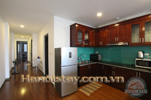 Cho thuê căn hộ dịch vụ 01 phòng ngủ siêu rộng 80m2 view Hồ Tây phố Từ Hoa 9