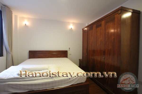 Cho thuê căn hộ dịch vụ 01 phòng ngủ siêu rộng 80m2 view Hồ Tây phố Từ Hoa 12