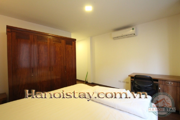Cho thuê căn hộ dịch vụ 01 phòng ngủ siêu rộng 80m2 view Hồ Tây phố Từ Hoa 13
