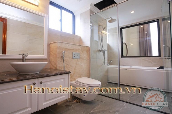 Hãy đến và cảm nhận sự thanh bình của Hồ Tây từ ban công căn hộ dịch vụ Làng Yên Phụ 4