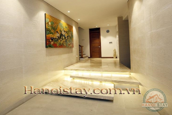 Hot!!! Cần cho thuê căn hộ dịch vụ 1 phòng ngủ +, ban công view Hồ Tây tại Làng Yên Phụ 2