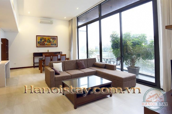 Hot!!! Cần cho thuê căn hộ dịch vụ 1 phòng ngủ +, ban công view Hồ Tây tại Làng Yên Phụ 4