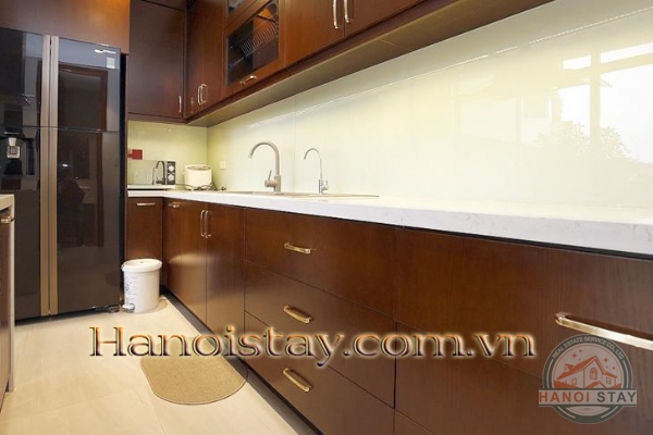 Hot!!! Cần cho thuê căn hộ dịch vụ 1 phòng ngủ +, ban công view Hồ Tây tại Làng Yên Phụ 9