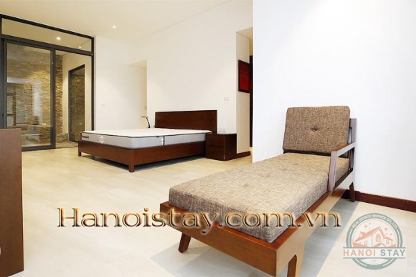 Hot!!! Cần cho thuê căn hộ dịch vụ 1 phòng ngủ +, ban công view Hồ Tây tại Làng Yên Phụ 15