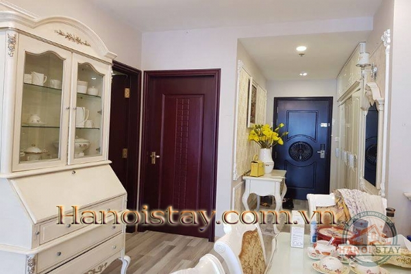 Chính chủ cho thuê căn hộ phong cách Tân Cổ Điển tuyệt đẹp tại Vinhomes Metropolis 5