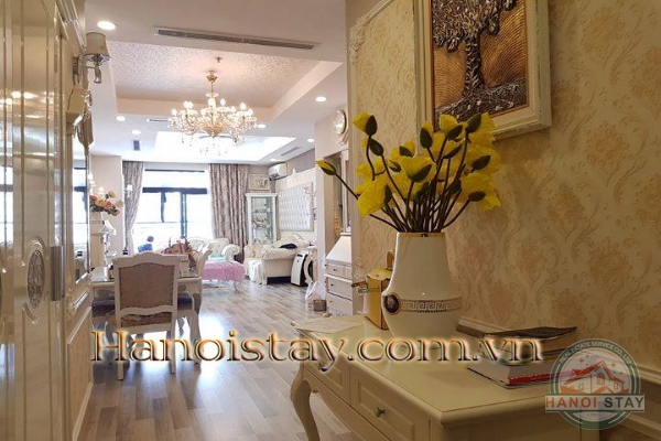 Chính chủ cho thuê căn hộ phong cách Tân Cổ Điển tuyệt đẹp tại Vinhomes Metropolis 8