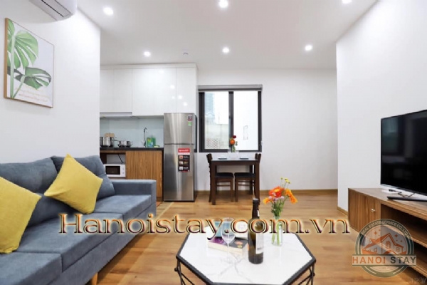 Cho thuê căn hộ dịch vụ mini CÓ THANG MÁY ngay cạnh Công viên nước Hồ Tây 1