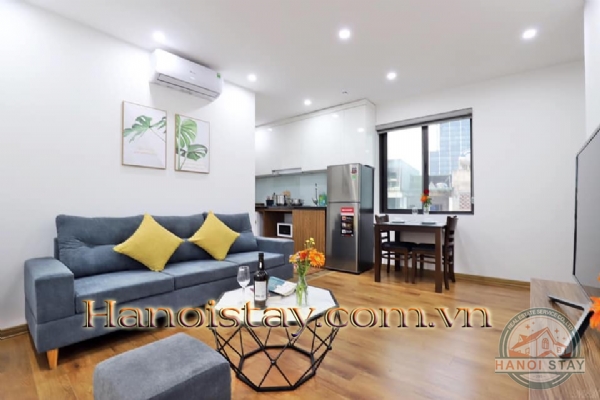 Cho thuê căn hộ dịch vụ mini CÓ THANG MÁY ngay cạnh Công viên nước Hồ Tây 1