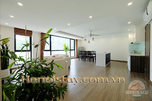 Chính chủ căn hộ dịch vụ 2 phòng ngủ diện tích lớn 110m2 cần cho thuê tại trung tâm Tây Hồ 1