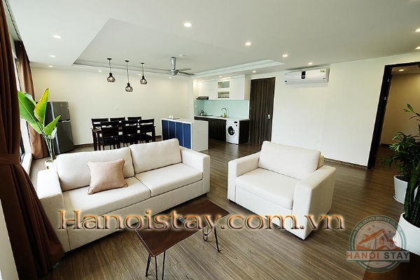 Chính chủ căn hộ dịch vụ 2 phòng ngủ diện tích lớn 110m2 cần cho thuê tại trung tâm Tây Hồ 4