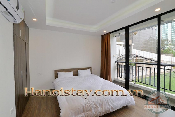 Chính chủ căn hộ dịch vụ 2 phòng ngủ diện tích lớn 110m2 cần cho thuê tại trung tâm Tây Hồ 15