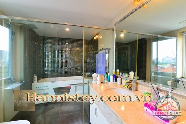 Siêu hót với căn hộ 5 sao: cho thuê căn hộ dịch vụ penhouse 3 phòng ngủ ban công cực rộng mặt hồ Tây 13