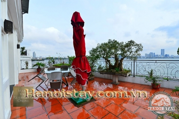 Siêu hót với căn hộ 5 sao: cho thuê căn hộ dịch vụ penhouse 3 phòng ngủ ban công cực rộng mặt hồ Tây 3