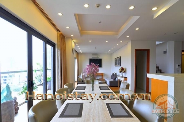 Cho thuê căn hộ Duplex Penthouse Tây Hồ với ban công xịn sò, view Hồ Tây đẹp như tranh 10