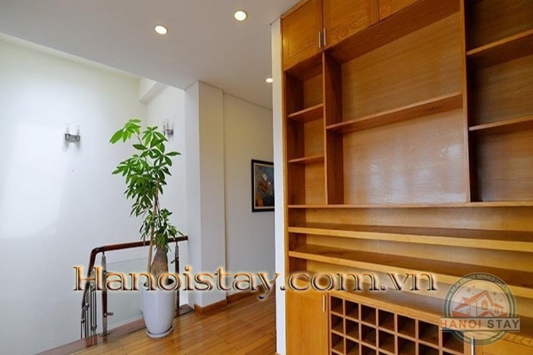 Cho thuê căn hộ Duplex Penthouse Tây Hồ với ban công xịn sò, view Hồ Tây đẹp như tranh 35