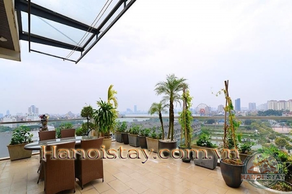 Cho thuê căn hộ Duplex Penthouse Tây Hồ với ban công xịn sò, view Hồ Tây đẹp như tranh 37