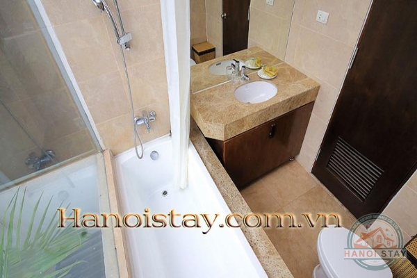 Cho thuê Căn hộ Cao Cấp 2 phòng ngủ Quảng Khánh view hồ Tây, phù hợp với người nước ngoài 16