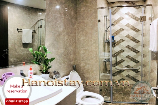 Cho thuê căn hộ cao cấp 2PN vinhomes west point 18