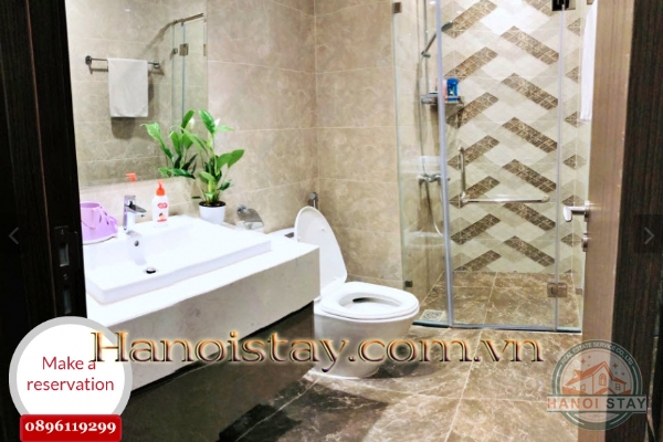 Cho thuê căn hộ cao cấp 2PN vinhomes west point 19