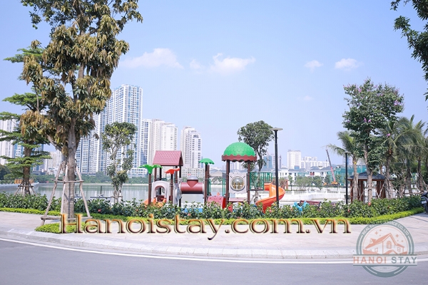 Căn hộ mới, hiện đại, tràn ngập ánh sáng tự nhiên tại khu đô thị sinh thái đầy cây và hoa Vinhomes Green Bay 11