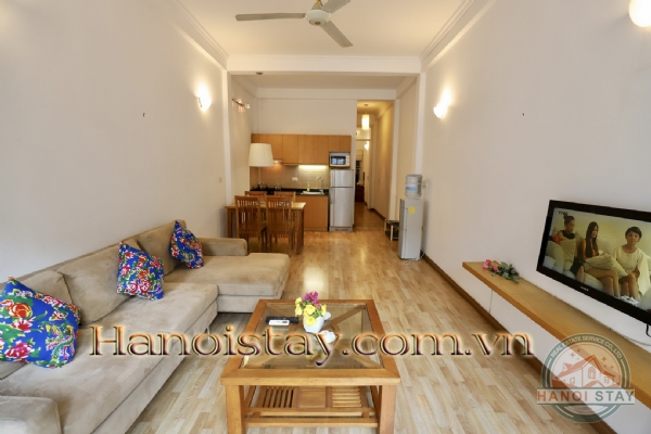 Cho thuê căn hộ 1PN Triệu Việt Vương, Hai Bà Trưng, tiện nghi, thoải mái, với nội thất có màu sáng, dịu nhẹ 2