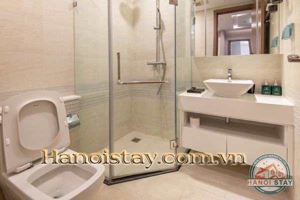 Cho thuê căn hộ 2 phòng ngủ tại Vinhome Metropolis, tòa M2, tầng trung, full đồ 7