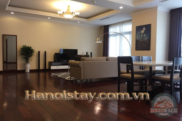 Cho Người nước ngoài thuê căn hộ Royal city Hà Nội 3PN, Nội thất Tân Cổ Điển 3
