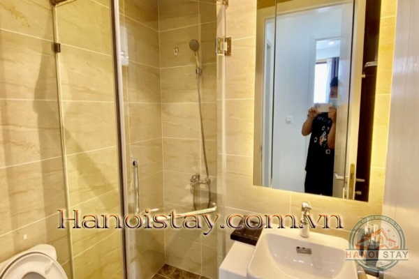 Căn hộ 2 phòng ngủ, lake view tại Vinhomes D’Capitale, quận Cầu Giấy cho thuê 3