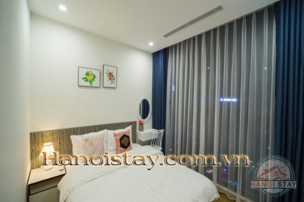 Cần cho thuê căn hộ dịch vụ tầng cào tại Vinhomes Skylake Hà Nội, view hồ và công viên thành phố 3