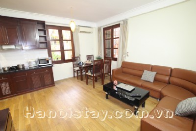 Cần cho thuê gấp căn hộ dịch vụ 1 phòng ngủ gần Khách sạn Deawoo, quận Ba Đình