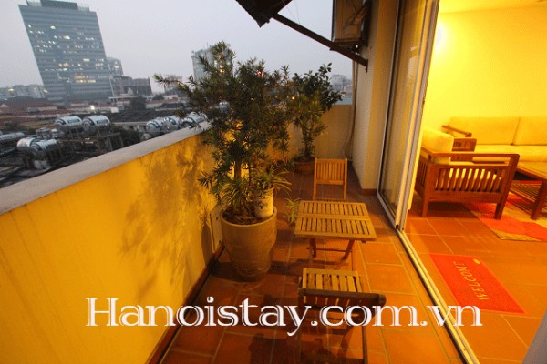 Căn hộ 1 phòng ngủ gần trường đại học Bách Khoa cho thuê, có ban công đẹp 3