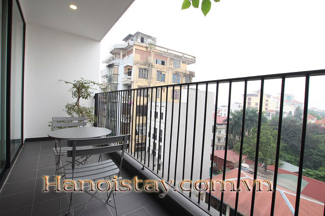 Căn Hộ 2 Phòng Ngủ Có Ban Công Siêu Thoáng, Nội Thất Đẹp Cho Thuê Tại Tây Hồ 18