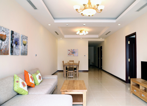 Căn hộ 2 phòng ngủ, full nội thất sang trọng cho thuê tại tòa R2, Royal City 2