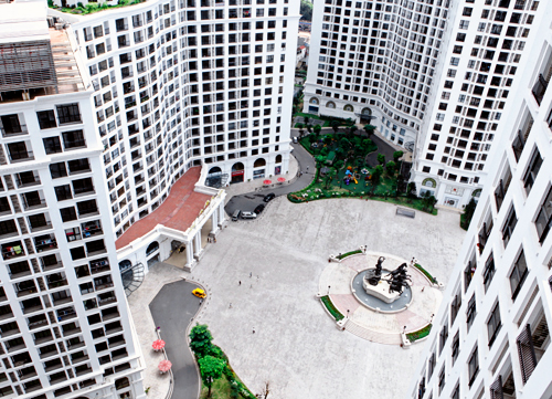 Căn hộ 2 phòng ngủ, full nội thất sang trọng cho thuê tại tòa R2, Royal City 11