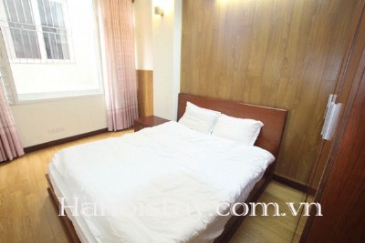 Căn hộ 2 phòng ngủ giá siêu rẻ khu vực Hoàng Cầu, Đống Đa cho thuê 