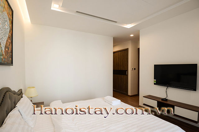 Căn Hộ 3 Phòng Ngủ Đủ Đồ, View Tuyệt Đẹp Cho Thuê Dài Hạn Tại Vinhome Metropolis 19